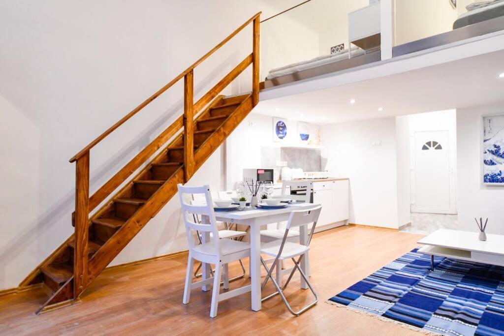 Cosy Two Bedroom Flat In Rottenbiller Str,Sky 布达佩斯 外观 照片